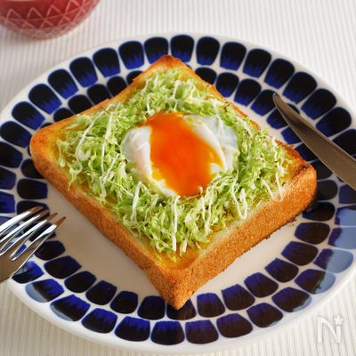 キャベツと卵のカレーマヨトースト