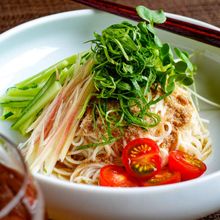 暑い日はこれ【ごまダレそうめん】たっぷり夏野菜をそえて!