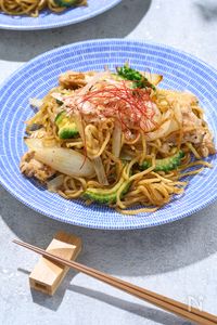 苦味が美味しい！ゴーヤと豚肉の大人な焼きそば