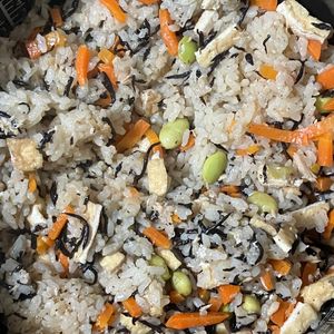 さっちゃんの作ってみた!投稿(【ひじきとツナの炊き込みご飯】栄養満点◎入れて待つだけ！)