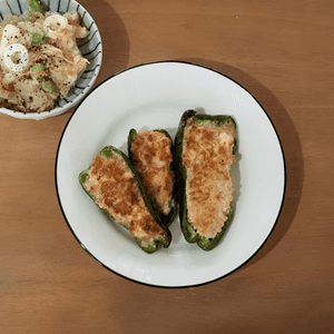 かおちゃんの作ってみた!投稿(豆腐でふわっ《にんにくねぎ塩♡ピーマンの肉詰め》)