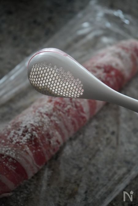 オークスの「ムダなくまぶせる粉ふるい」まんべんなく粉をふるえる