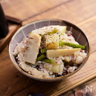じゃがいもホクホク「タケノコと新じゃがのバター釜飯」