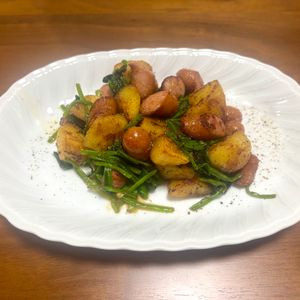 こむぎの作ってみた!投稿(ほうれん草たっぷり《ガリバタ♡ジャーマンポテト》)
