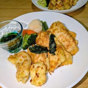 joe sanの作ってみた!投稿(おうちで簡単イタリアン♪鶏むね肉のバジルピカタ)
