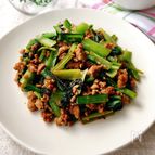 スピードおかず♪豚ひき肉と小松菜のゴマ味噌炒め