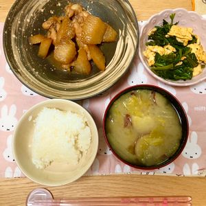 ありみの作ってみた!投稿(【じゅわっとやわらか♡手羽元と大根の煮物】時短にしみしみ♡)