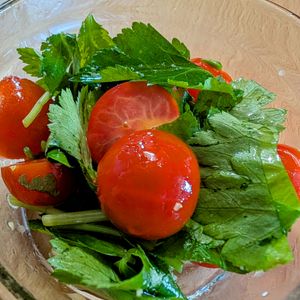 まゆのの作ってみた!投稿(ミニトマトと三つ葉のわさび醬油マリネ)