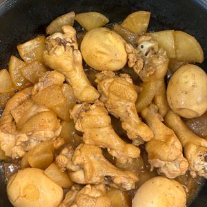とーるじーじの作ってみた!投稿(味染み抜群！照りっ照りっ♡︎手羽元と焼き大根の甘辛煮)