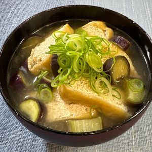楽ラク手抜キッチン🐶🐾の作ってみた!投稿(ほっこり簡単◎なすと薄揚げのみそ汁)