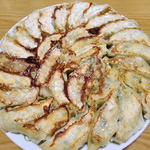 ナムディの作ってみた!投稿(【ダイエット餃子】外はカリカリ中はぷりぷり！エビ鶏餃子)