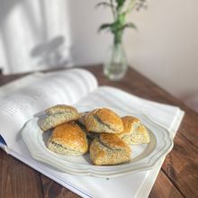 【焼くまで10分】カフェ風米粉スコーン