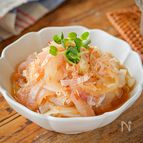 【新玉ねぎと生ハムのおかかぽん酢】パッとできてシンプルに旨い