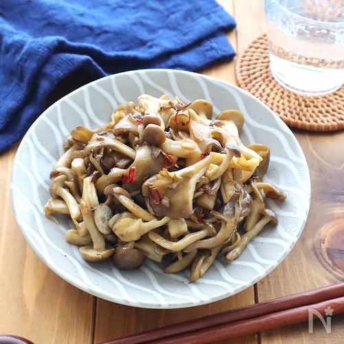 ヘルシー常備菜♪きのこのコンソメ醤油蒸し