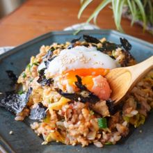 【食べ痩せ】レンジで3分!豚キムチ炒飯