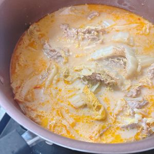 し☆の作ってみた!投稿(【白菜と豚肉のごま味噌豆乳担々鍋】〆まで美味しい♪)