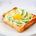 とろ〜り♪美味しい♡アボカドエッグトースト