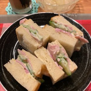ぐ〜たら子の作ってみた!投稿(コンビニのあの味！『ジューシーハムサンド』朝食、ピクニックに)