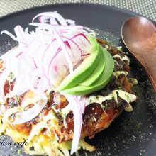 フワトロ満足！まるでサラダなお好み焼き
