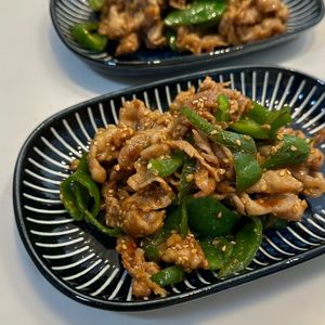 こんこんの作ってみた!投稿(【豚こまピーマンの韓国焼肉炒め】パパッと10分!ご飯に合う♡)