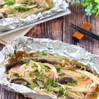 フライパンで作る♪簡単鮭とキノコのバターポン酢ホイル焼き