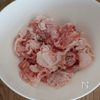 豚こま肉で節約♪ガリバタ醤油の豚こまステーキの工程1