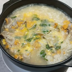ひろりぃの作ってみた!投稿(いちご煮で作る、シンプルなたまご雑炊)