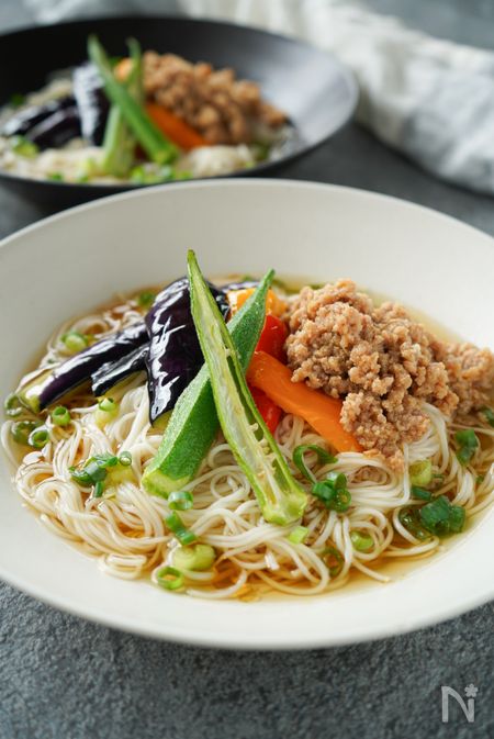何度も作りたくなる♡『旬野菜の肉味噌旨だれそうめん』