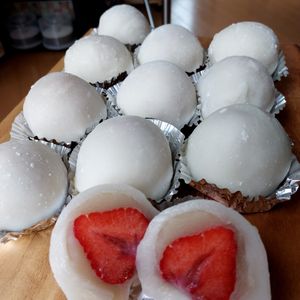 もゅなっぱの作ってみた!投稿(レンジで簡単！いちご大福)