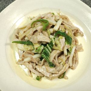 M＊Pの作ってみた!投稿(行列の定食屋さんの🍚白菜とろとろ青椒肉絲🤩)