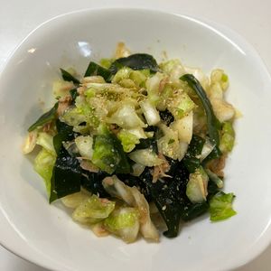 (・∀・)コロンの作ってみた!投稿(水っぽくならない◎作り置きにも【キャベツのツナわかめサラダ】)