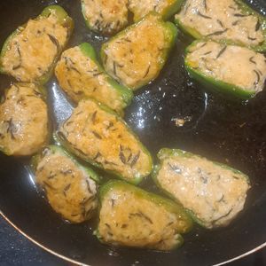 ミナの作ってみた!投稿(鶏ひきで☆【ピーマンの肉詰めの甘酢照り焼き】お弁当にも♪)