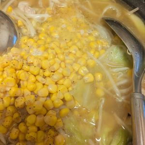 はるはるの作ってみた!投稿(豚肉とキャベツのみそバターコーン鍋)