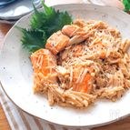 さっぱり食べられる♡生鮭とえのきのガーリックレモン醤油
