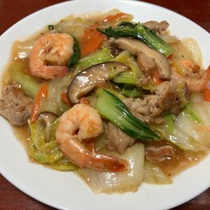りんごの作ってみた!投稿(行列のできる中華屋さんの🍚野菜たっぷりとろとろ中華炒め🤩)