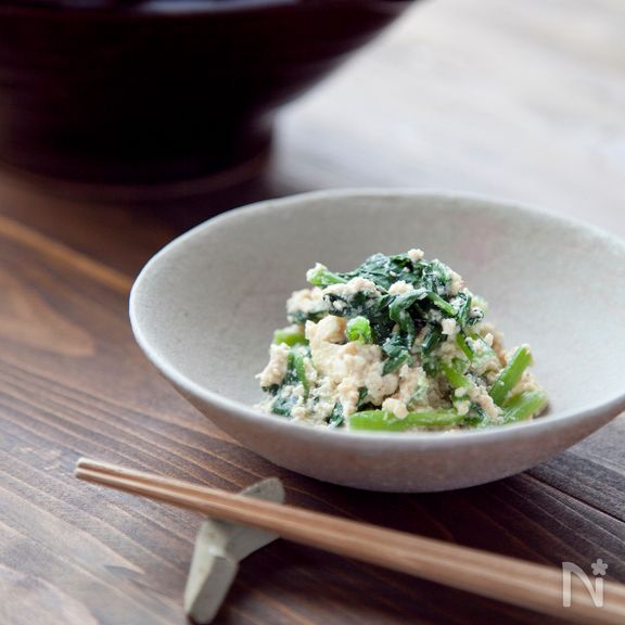 レンジ活用で手軽に。小松菜の白和え