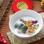 冬のきれいをつくるよもぎ白玉のココナッツ汁粉