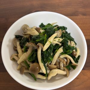 さらの作ってみた!投稿(【ほうれん草としめじのごま和え】栄養満点！)