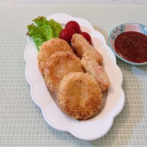 𝔂𝓾𝓶𝓲🍓の作ってみた!投稿(1食100円以下！【はんぺん＆かにかまカツ】大満足！)