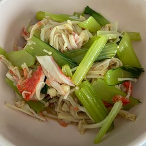 万福の作ってみた!投稿(レンジで5分！【小松菜とえのきの旨塩中華和え】腸活にも◎)