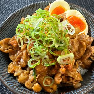 楽ラク手抜キッチン🐶🐾の作ってみた!投稿(さっと作れる♪【豚こまと玉ねぎの甘辛丼】)