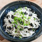 ちゃちゃっと完成！大根と長ネギのおつまみサラダ