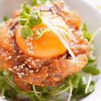 【ご飯がすすむ！】卵黄と絡ませる♩アジのごま味噌ユッケ丼