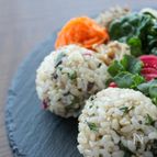 赤カブ・大根葉おにぎり