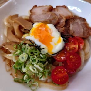 1063890の作ってみた!投稿(マシマシ夏野菜【油そば風うどん】ランチにも〆にも)