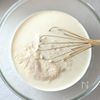 【レンジで作れる！】100均型で簡単！ホワイトチョコムースの工程1