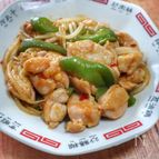 ごはんおかわり必須！鶏モモ肉と野菜のピリ辛スタミナ炒め