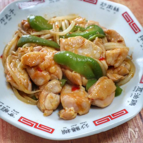 ごはんおかわり必須!鶏モモ肉と野菜のピリ辛スタミナ炒め