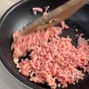 材料2つ！肉味噌豆腐飯の工程1