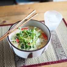 豆苗たっぷり！ふわふわ卵にゅうめん（キッチンバサミ使用）
